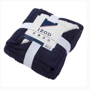IZOD Basketweave/Sherpa Reversible Throw